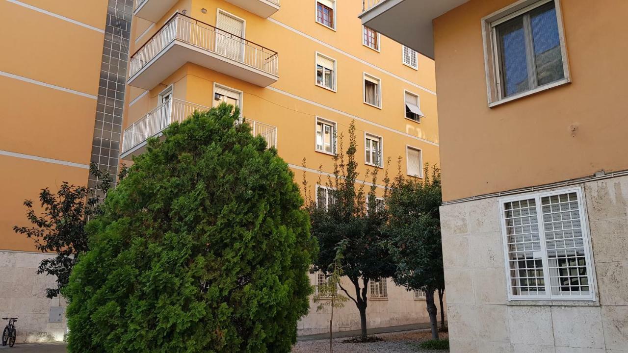 Bed&Bookofrome Apartment ภายนอก รูปภาพ